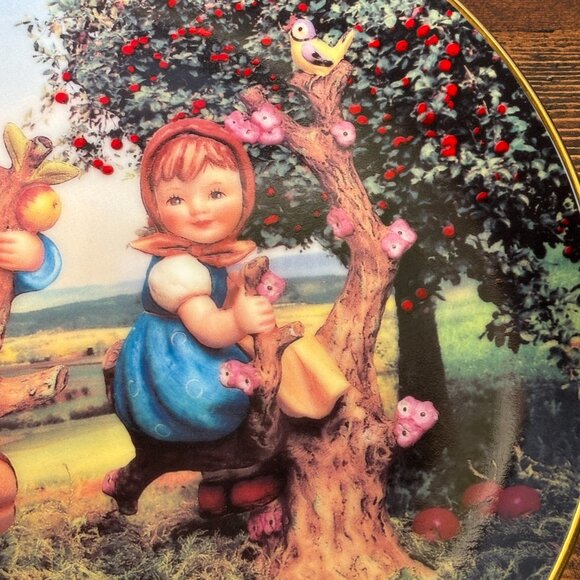 Vintage Hummel Apple Tree Boy and Girl Plate Little Companions Danbury Mint 1980 - Picture 9 of 11